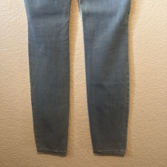 NWT Good American Soft Sculp Pull-On
Skinny Jeans/Jeggins - Picture 6 of 10